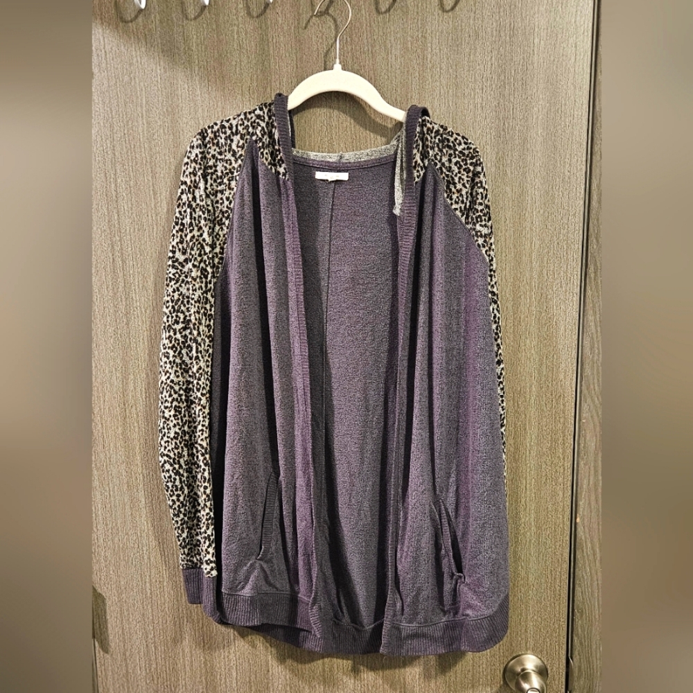 XL Maurices Gray Animal Print Hooded Cardigan